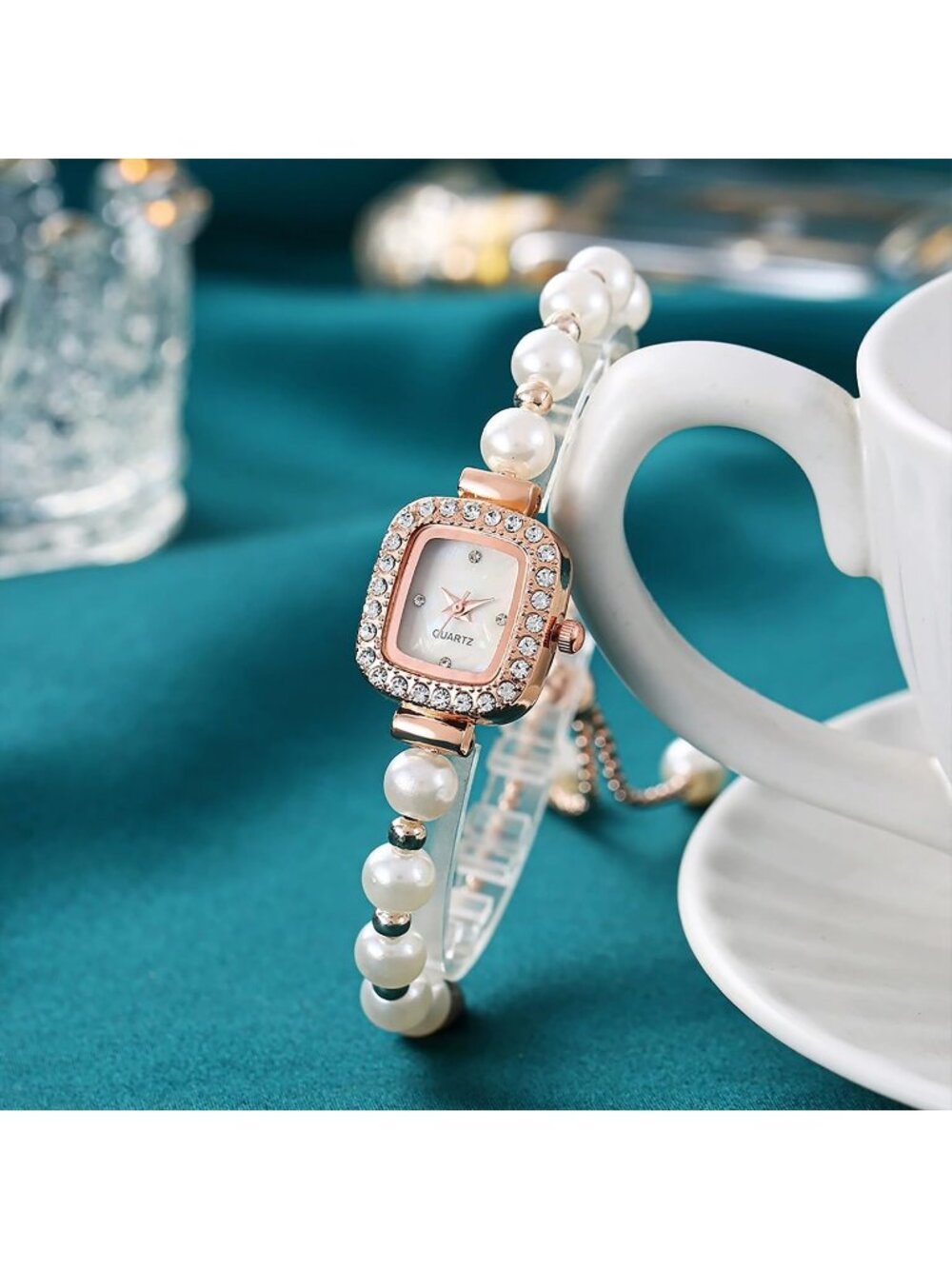 Women's Gold Simple Floral Bracelet Watch Diamond Quartz Light Fashion Watch - Picture 3 of 6